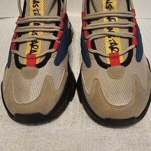 Stylish Athletic Shoes in Tan and Red